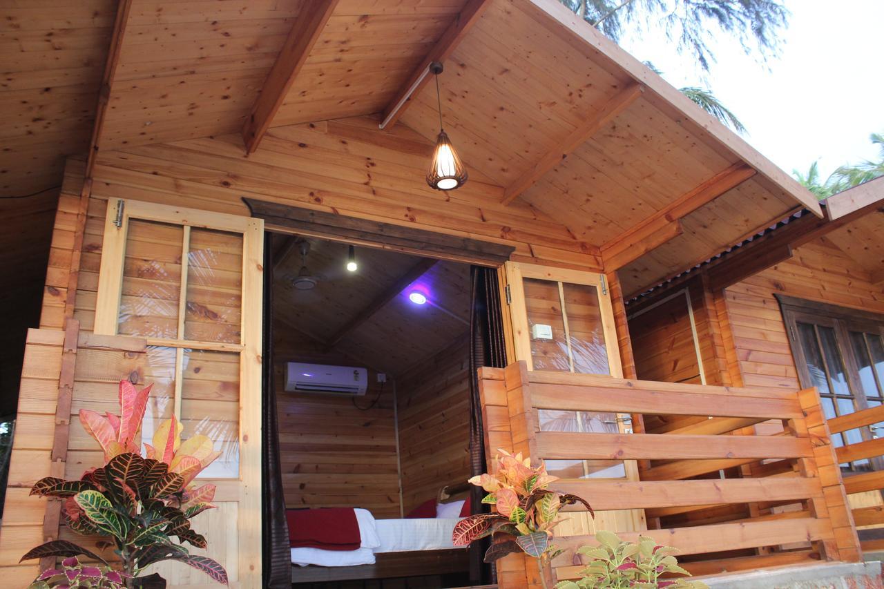 Coastal Galaxy Wooden Homes Devbag Chaoka Eksteriør billede